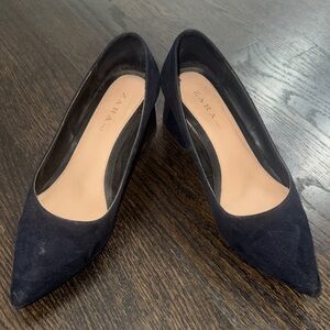 Zara Women's Dark Blue Suede Pointed-Toe Flats